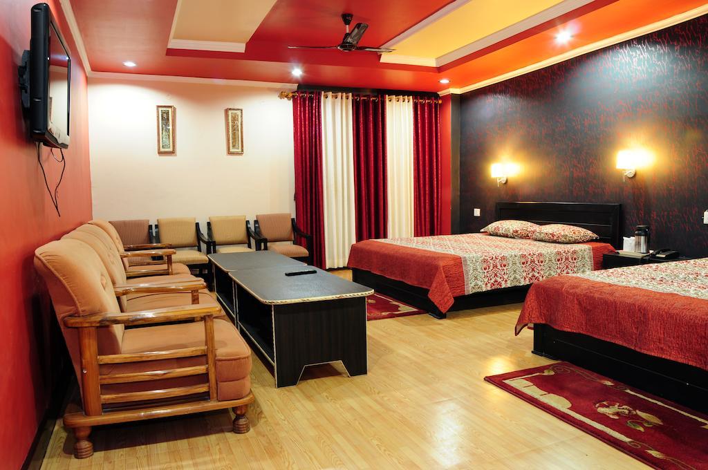 Hotel Sunita Almora Quarto foto